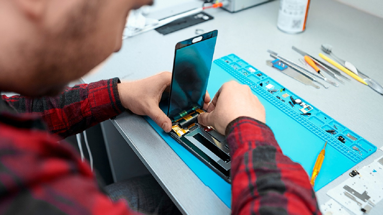 Akıllı telefonum aniden kapanıyor. Ne yapmalıyım?