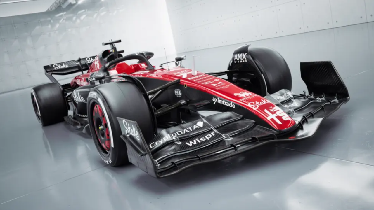 Alfa Romeo’nun, Ferrari’ye son kez meydan okuyacağı C43 modelini inceliyoruz!