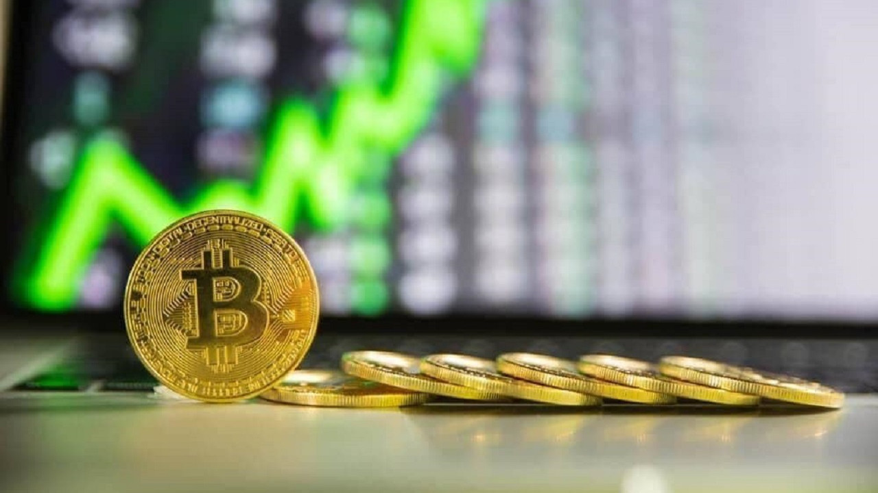 Bitcoin, aylık grafikte ‘makro yükseliş düzeni’ sergiliyor. Bu ne demek?