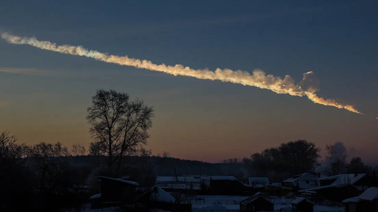 Dünya’ya çarpan son büyük meteorun üzerinden 10 yıl geçti: İşte görüntüler…