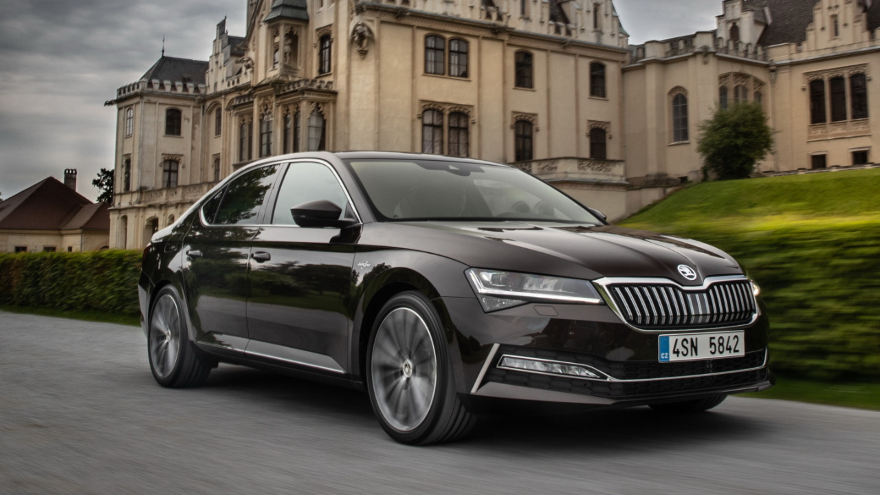 Skoda Superb 2023 güncel fiyat listesi! Düşüş var mı?