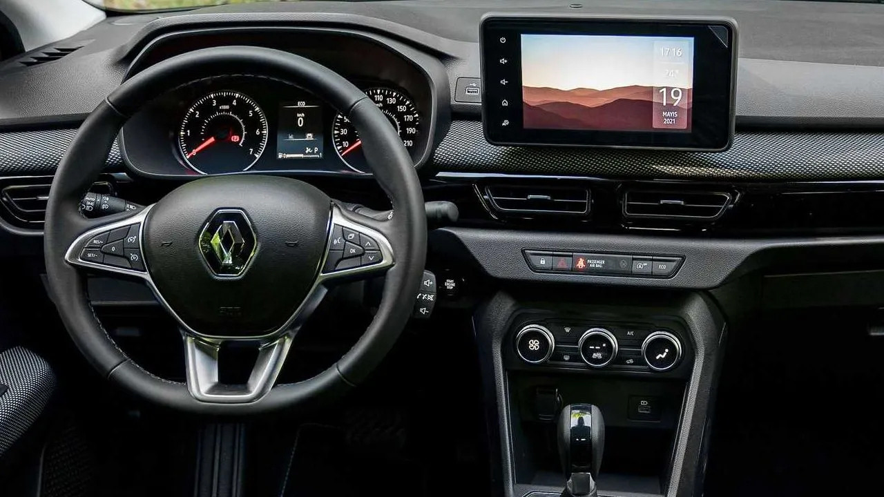 Yeni Clio 5 ortaya çıktı! Bu nasıl makyaj? Sanki yeni kasa!