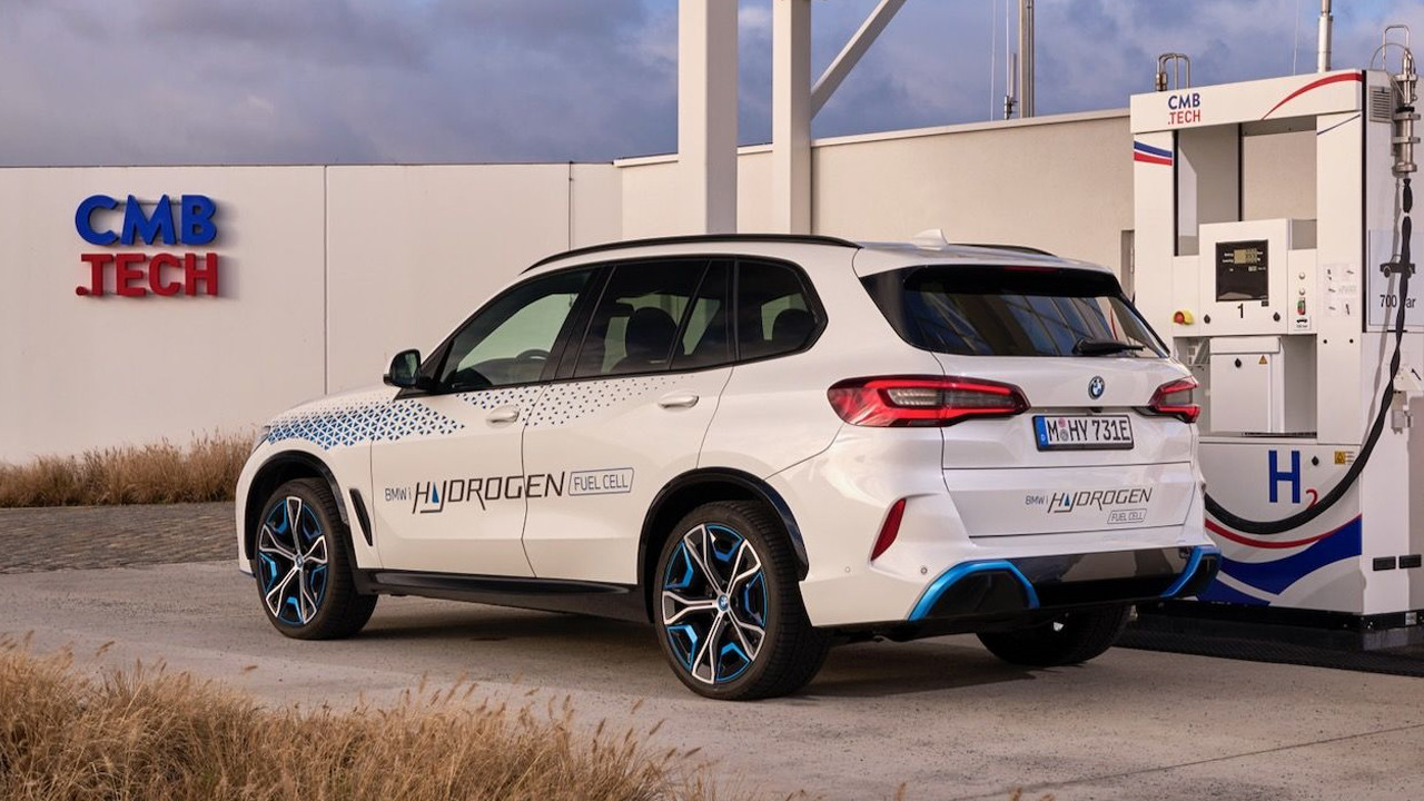 BMW çıtayı yükseltti! Hidrojen yakıtlı otomobil geliyor