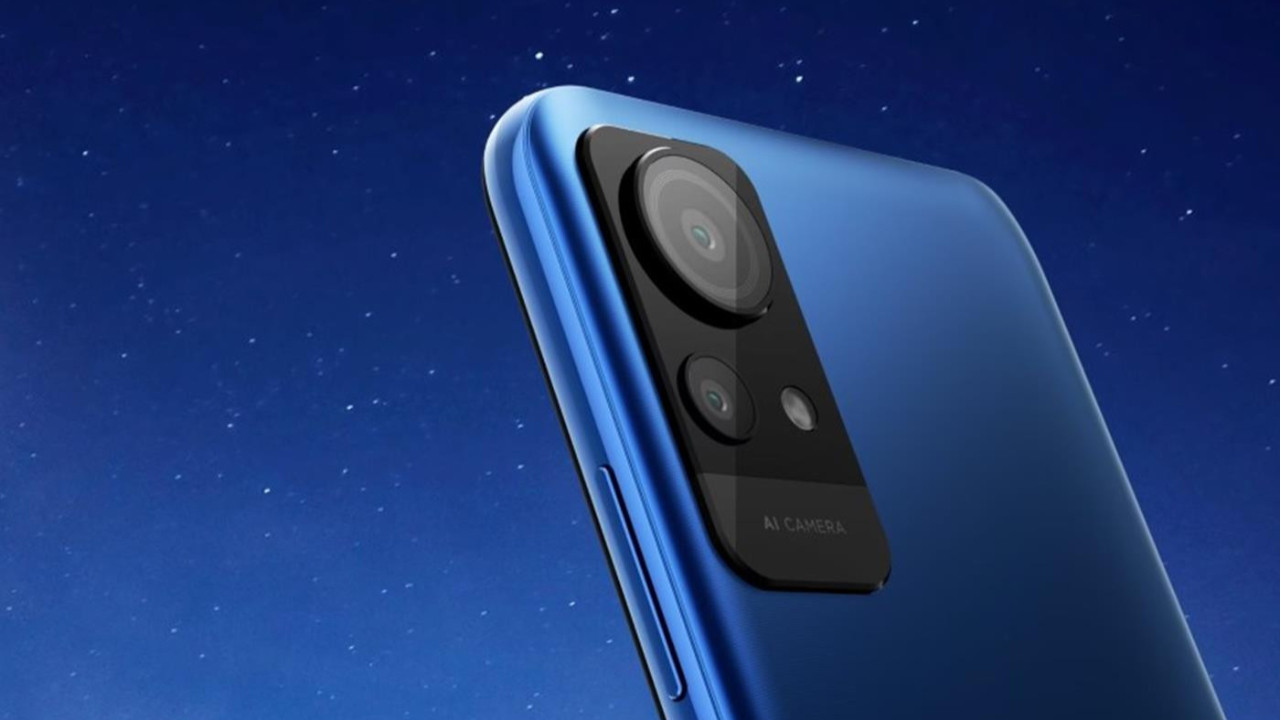 HTC’nin merakla beklenen yeni akıllı telefonları nihayet görücüye çıktı