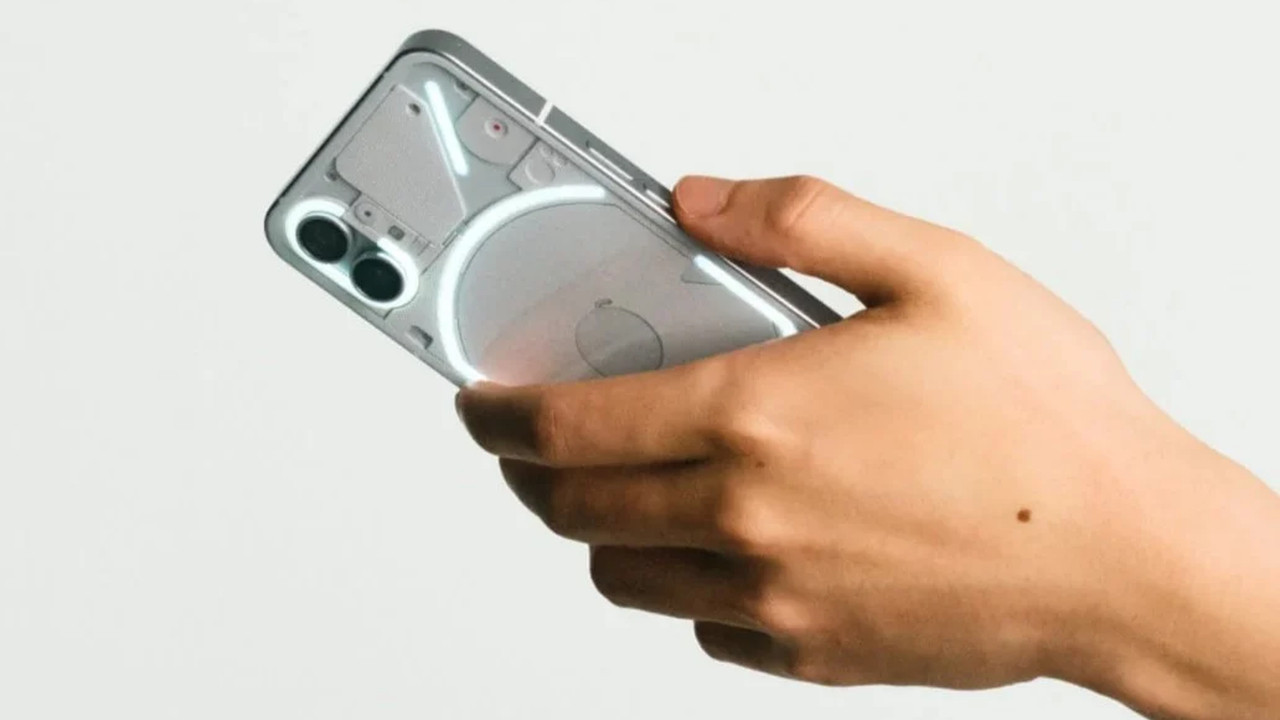 Nothing Phone (2) modelinin en çok merak edilen özelliği belli oldu
