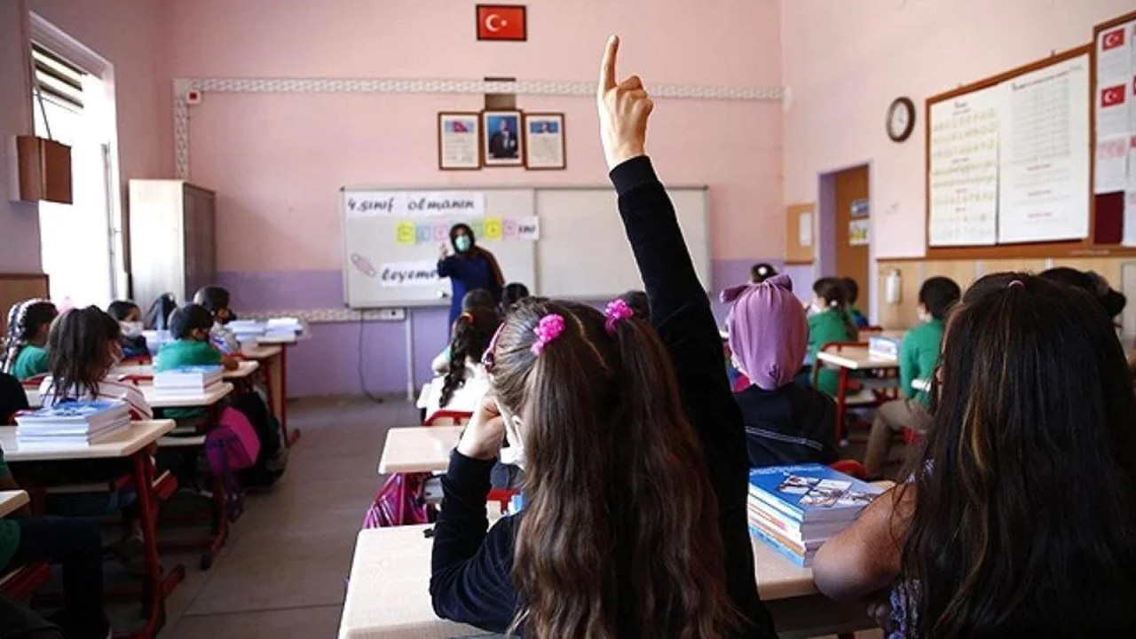 Öğrenciler çok sevinecek! Okullar Ekim’de açılıyor, 4 ay yaz tatili!