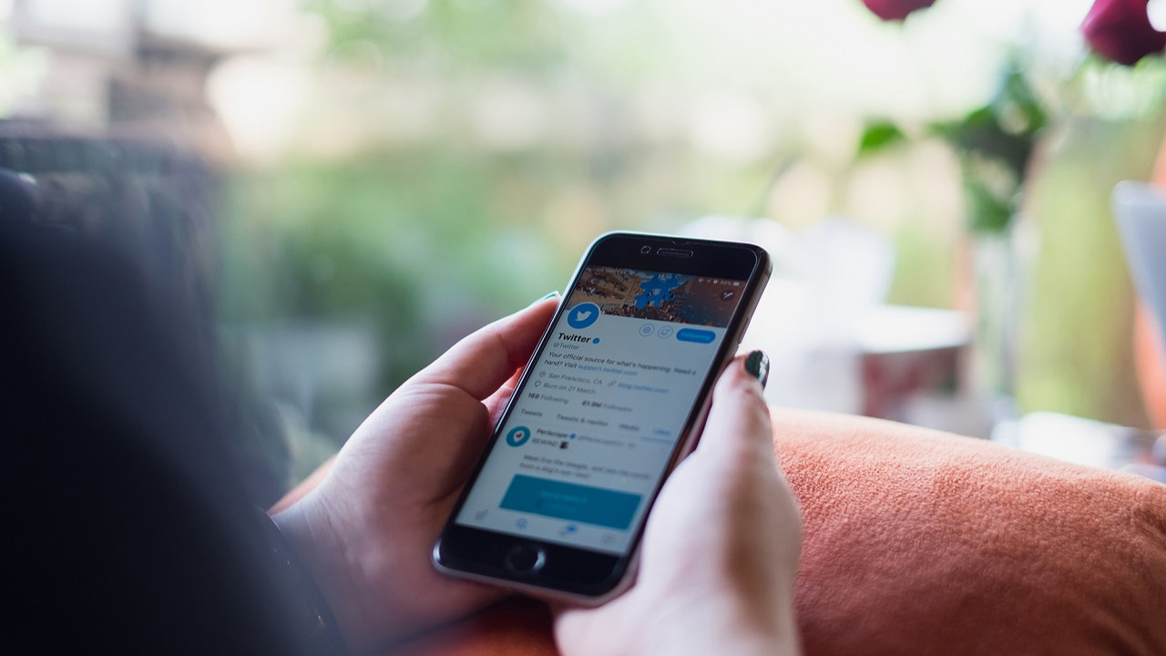 Twitter’da ilginç hata! Silinen tweetler geri geliyor!