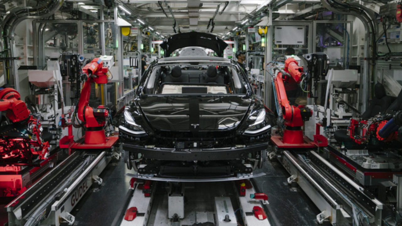 Tesla yeni fabrikasını Türkiye’de kurabilir!