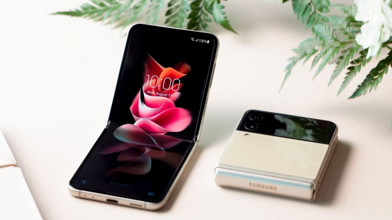 Samsung, Galaxy Z Flip 3 için güncelleme vakti