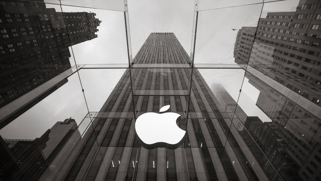 Apple, kendi yapay zekası için büyük anlaşmaların peşinde