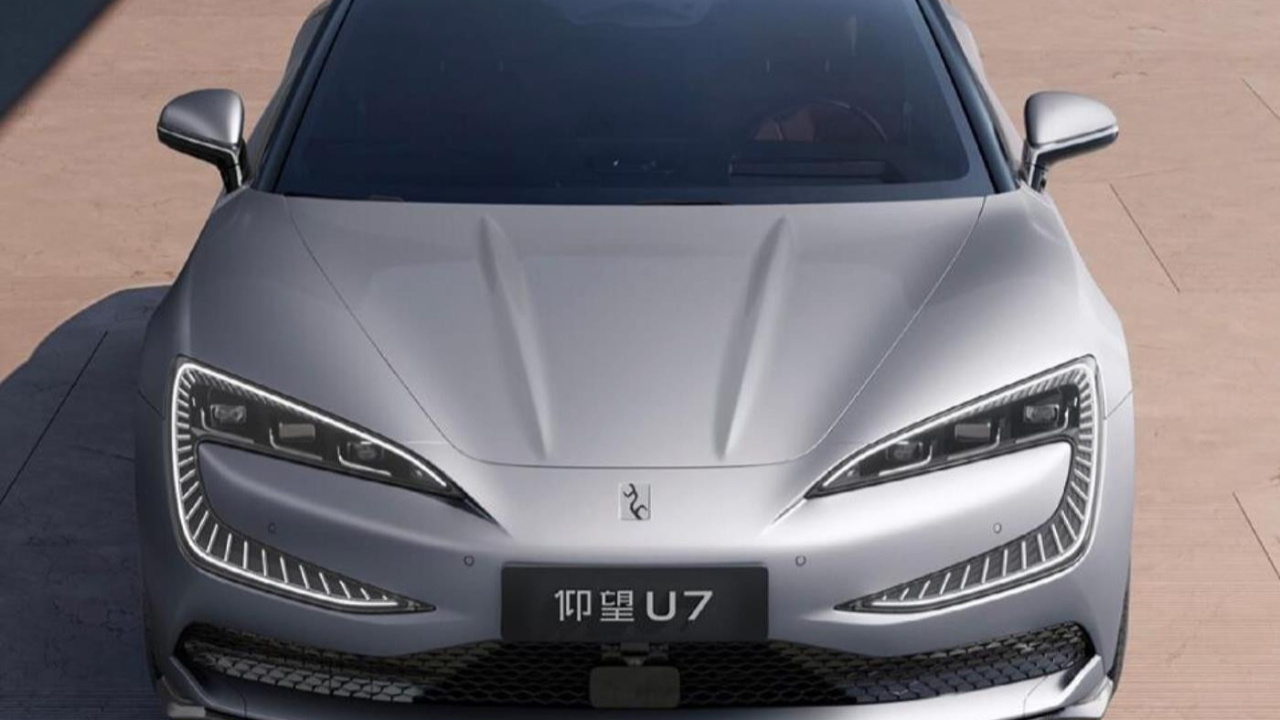 BYD Yangwang U7: 1000 beygir gücünde zarif sedan
