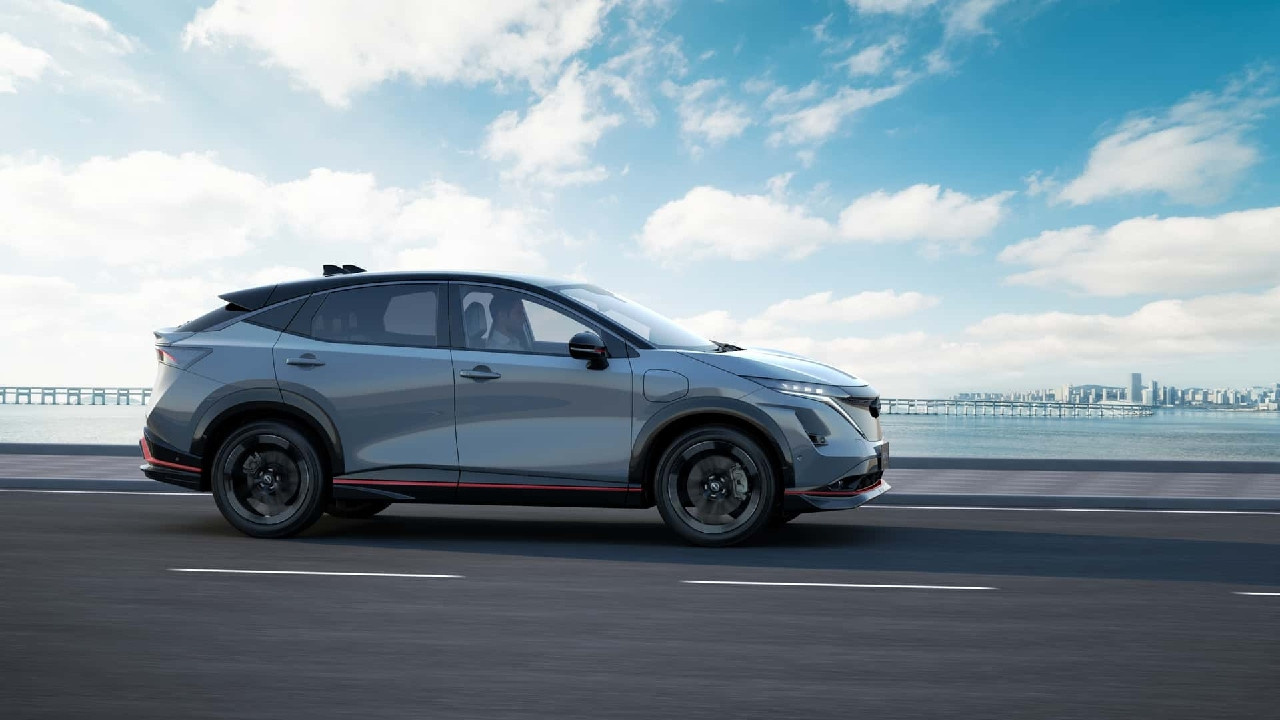 Nissan, yeni Nismo geliştirmeli elektrikli aracını tanıttı