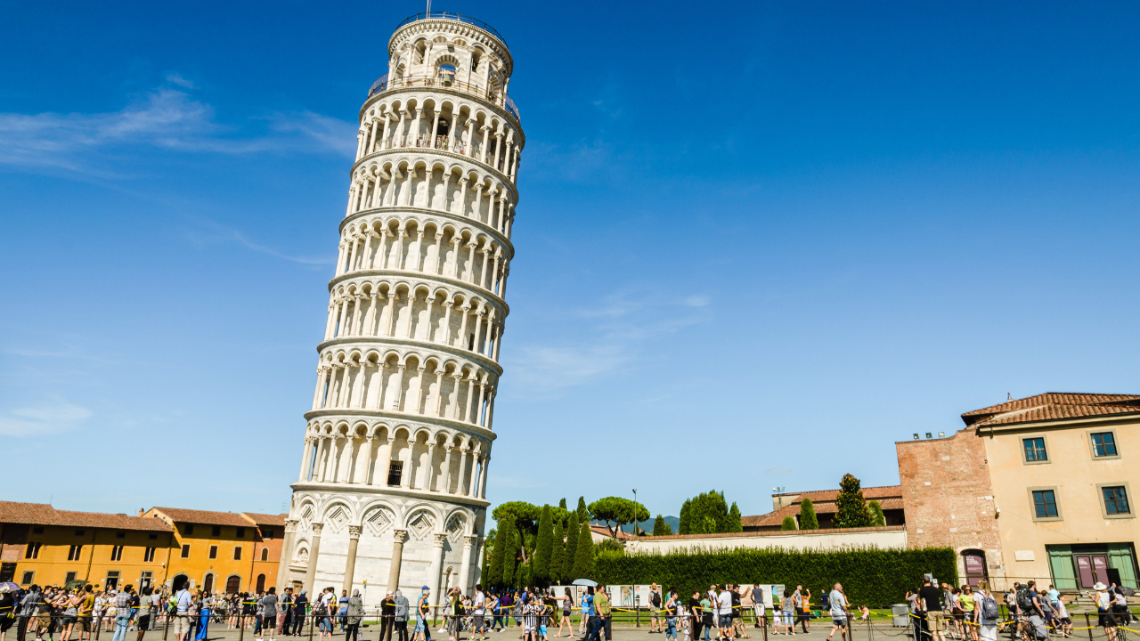 Pisa Kulesi neden eğik duruyor, nasıl oluyor da devrilmiyor?