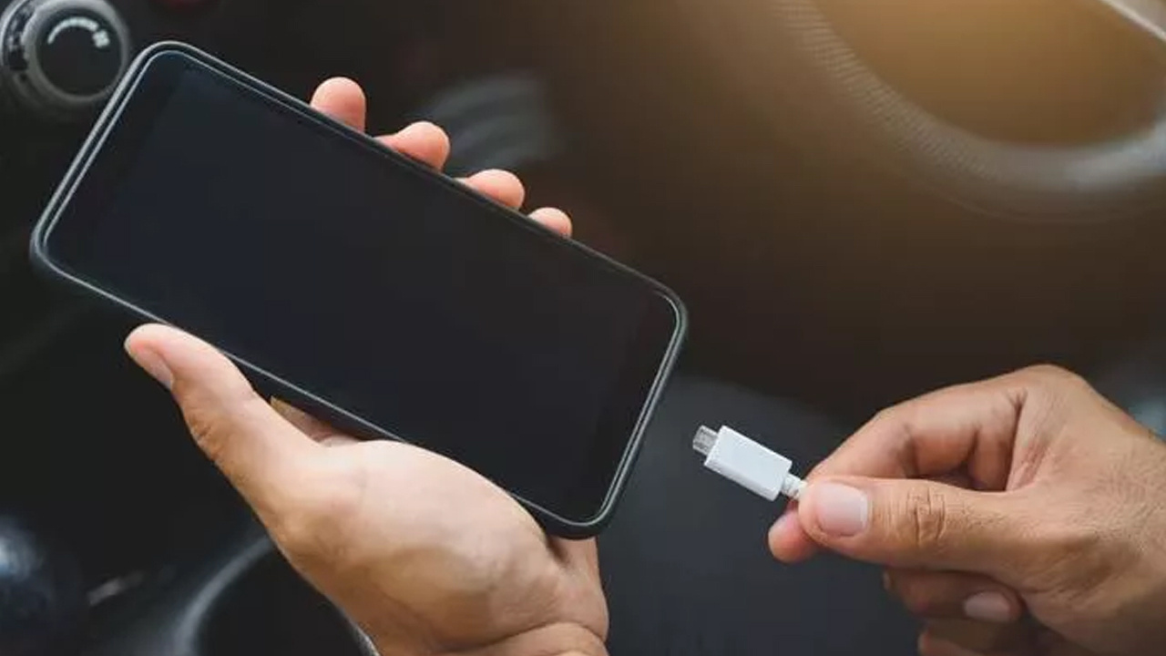 Telefonu şarj etme problemi tarih oluyor! Çinliler yine yaptı yapacağını!